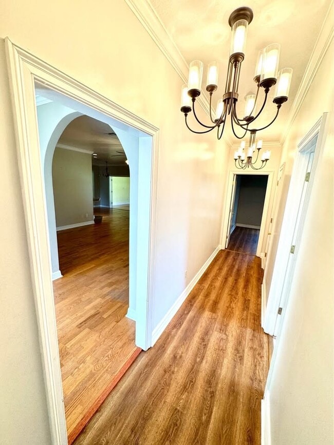 Building Photo - 1110 Athens Dr