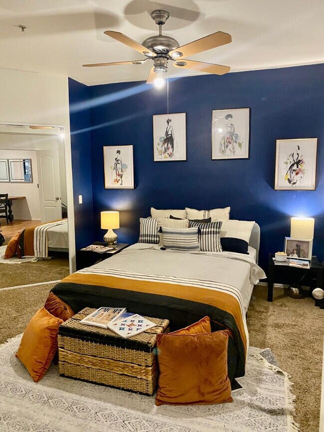 Building Photo - 1701 E Colter St