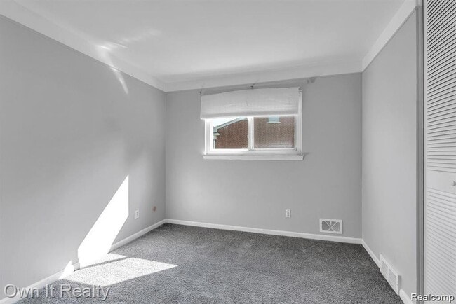 Building Photo - 20195 River Oaks Dr