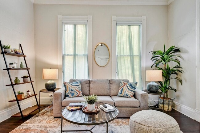 Building Photo - 319 E Courtland Pl