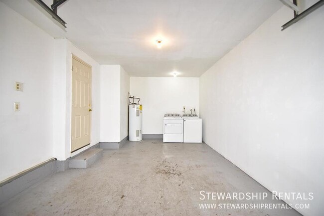 Building Photo - 336 S 51st Pl