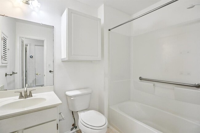 Building Photo - 9507 Quail Village Ln