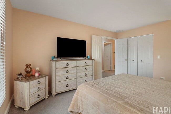 Building Photo - 1300 Cromwell Ct