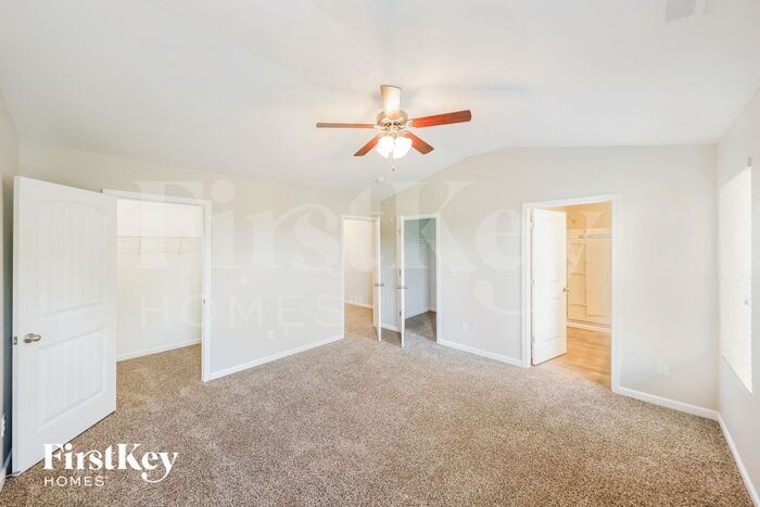 Building Photo - 22851 Sanders Way