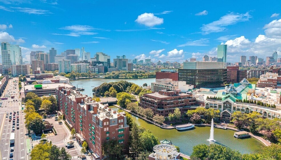 Building Photo - 6 Canal Park