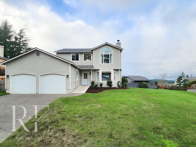 Building Photo - Modern Elegance Meets Tranquil Lakeside Living On Osprey Circle