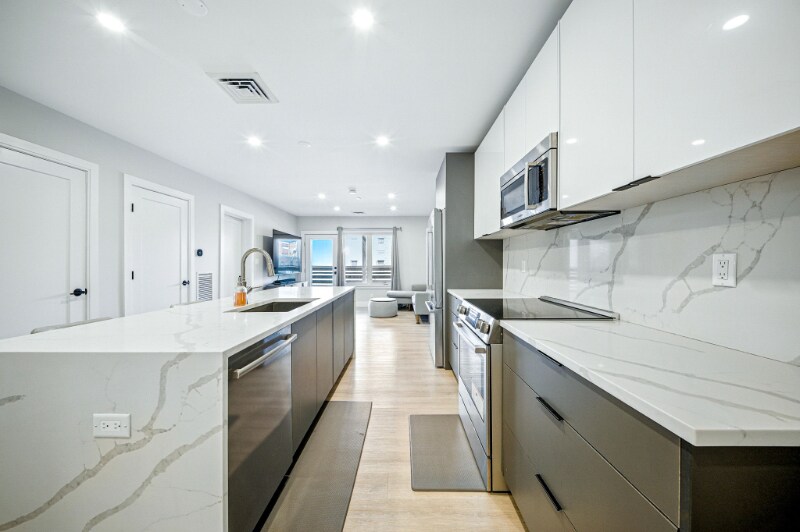 Building Photo - 25 2nd St