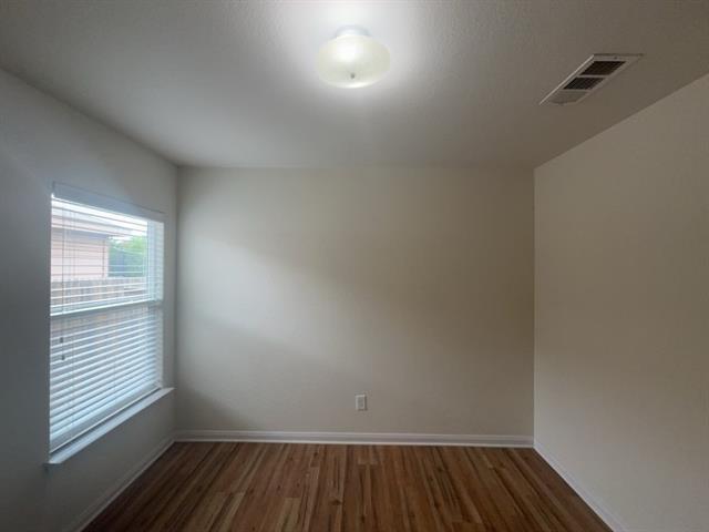 Building Photo - 10009 Iron Ridge Dr