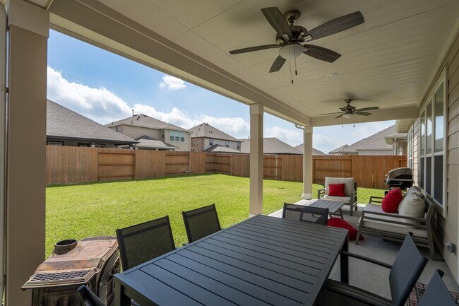 Building Photo - 7702 Royal Oasis Ln