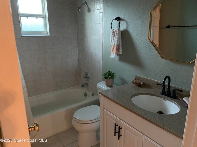 Building Photo - 920 Briarwood Blvd NE