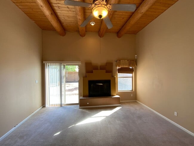 Building Photo - 3 Bedroom Single Story Home Available Near...