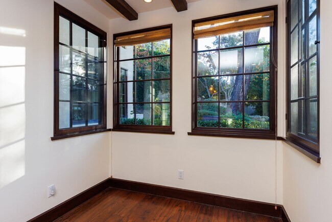 Building Photo - Delightful Private 3BR/4.5BA + Office Home in Del Mar