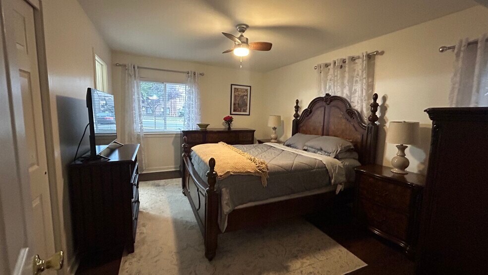 Building Photo - 4003 Eastview Ln