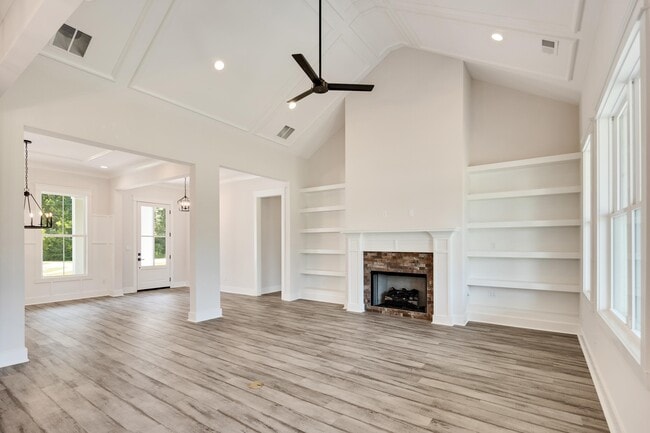 Building Photo - 5011 Jon Oak Dr