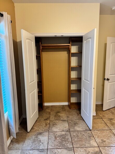 Building Photo - 12 Chaparral St