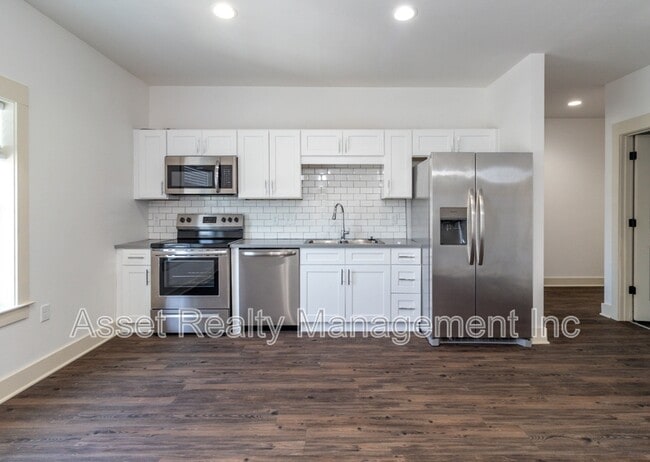 Building Photo - 1110 Franck St