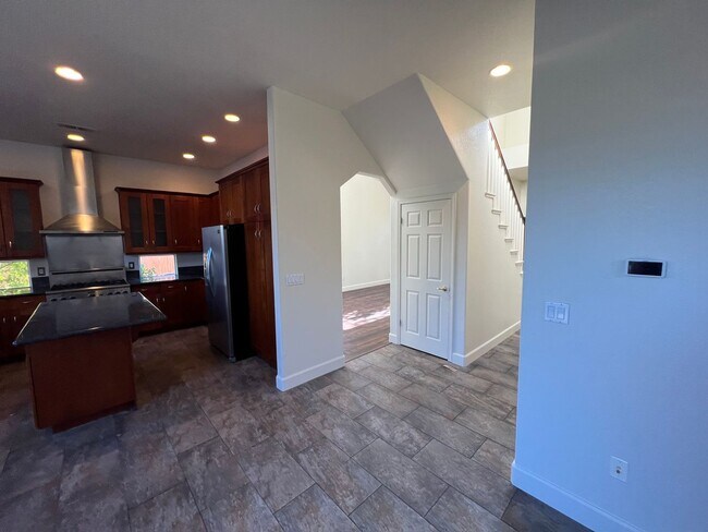 Building Photo - West Davis Four Bedroom Two Story Home ava...