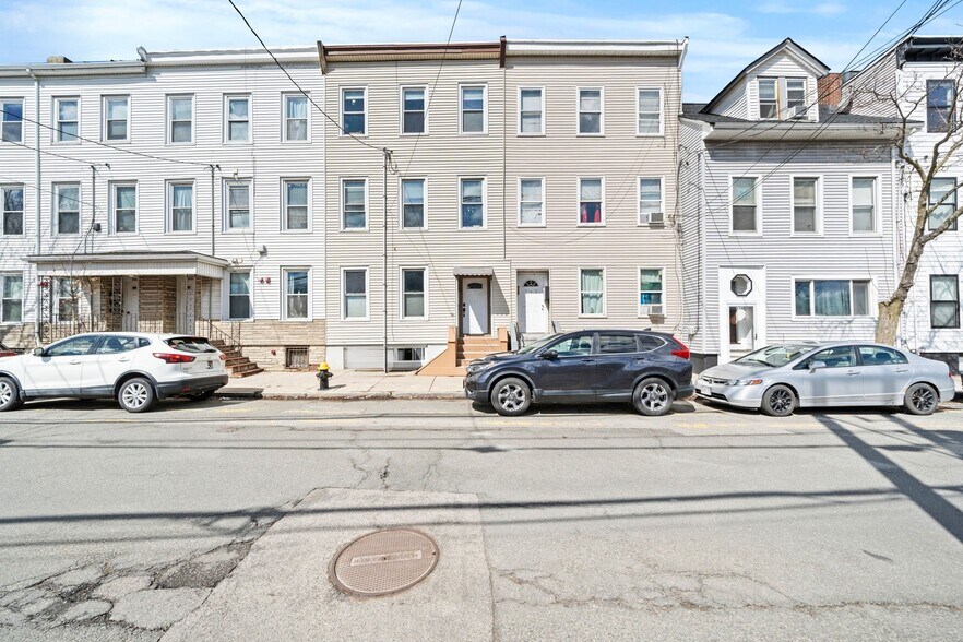 Building Photo - 150 Bremen St