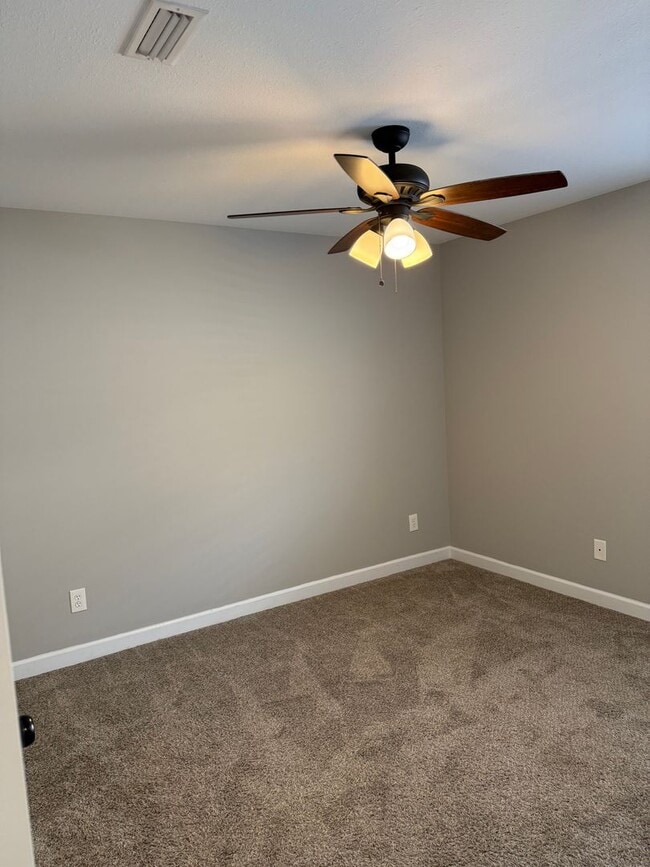 Building Photo - 157 Cody Dr