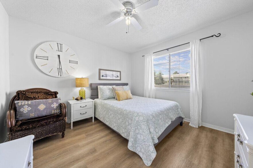 Building Photo - 25925 Canal Rd