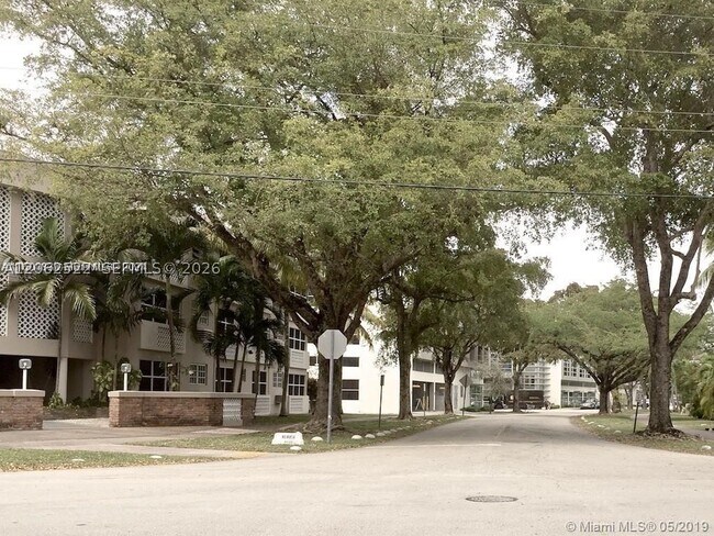 Building Photo - 6580 Santona St
