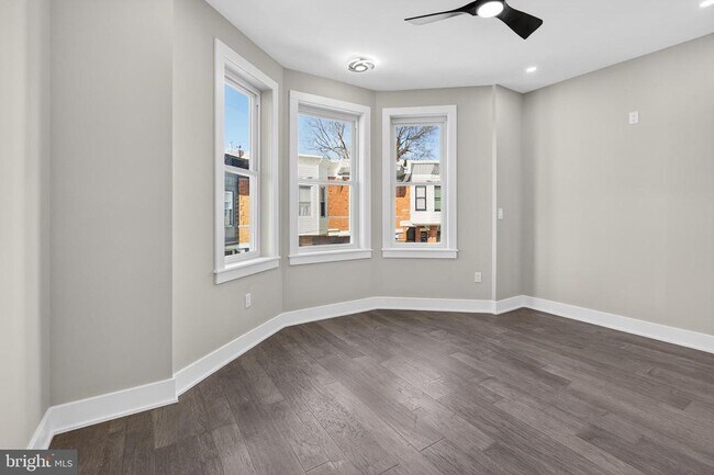 Building Photo - 34 W Sharpnack St