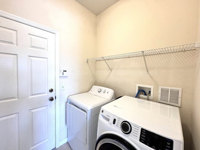 Building Photo - 10036 Moorshire Cir
