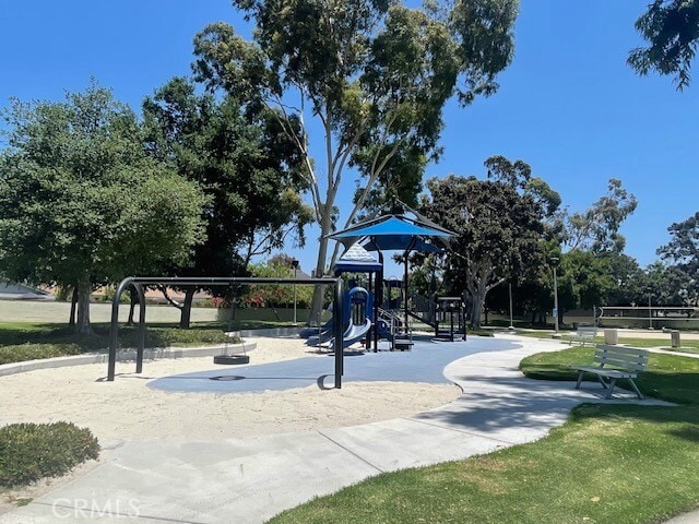 Building Photo - 22 Monticello