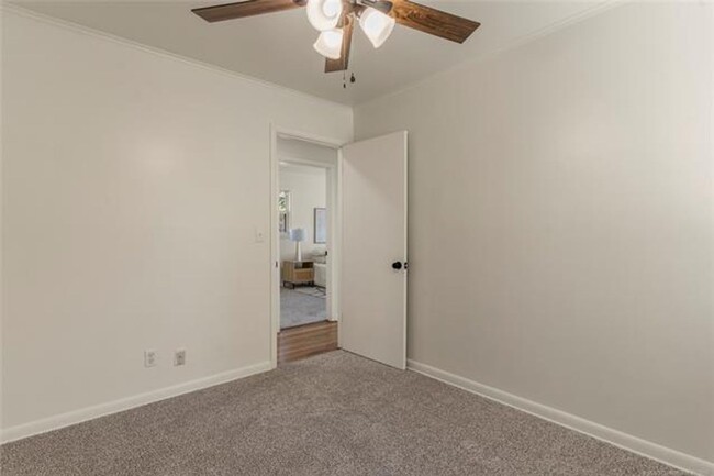 Building Photo - Beautifully Renovated 3-Bed, 2-Bath Home i...