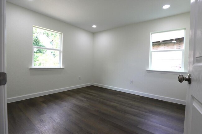Building Photo - 4517 Brinkley St