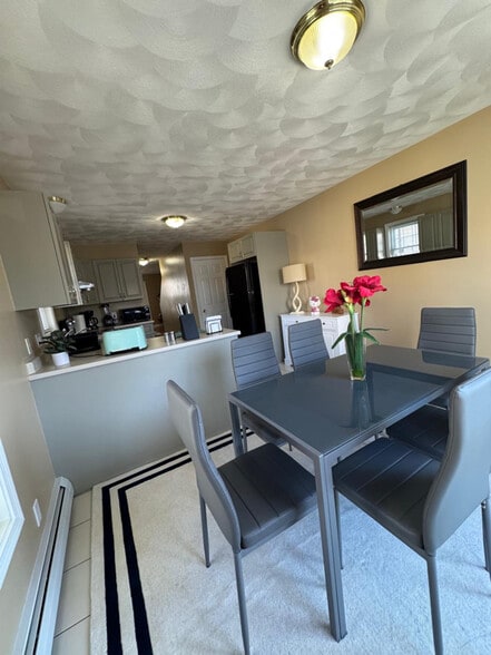 Building Photo - 31 Tapley Ave