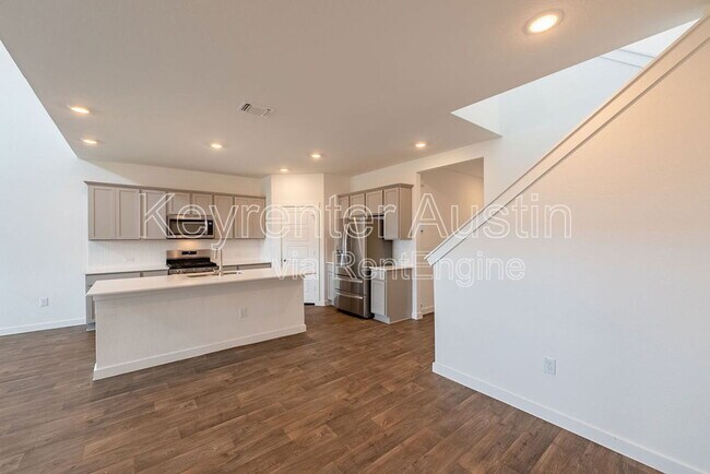 Building Photo - 2901 Louris Ln