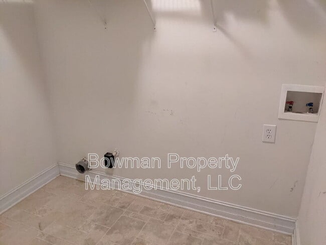 Building Photo - 503 Southern Ct