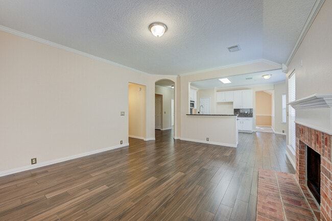 Building Photo - 18818 Woodbreeze Dr