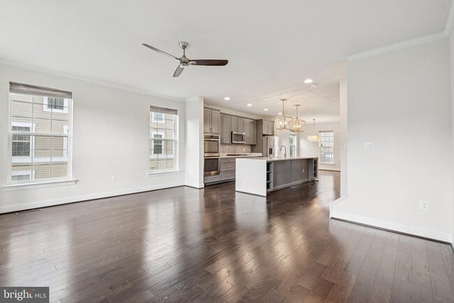 Building Photo - 46073 Hall Rd