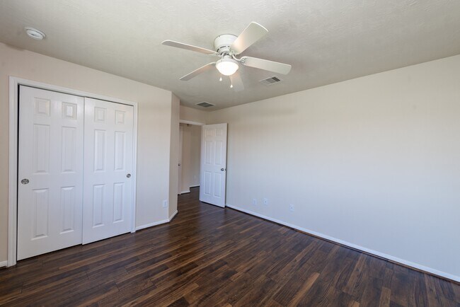 Building Photo - 26302 Fox Ridge Ln