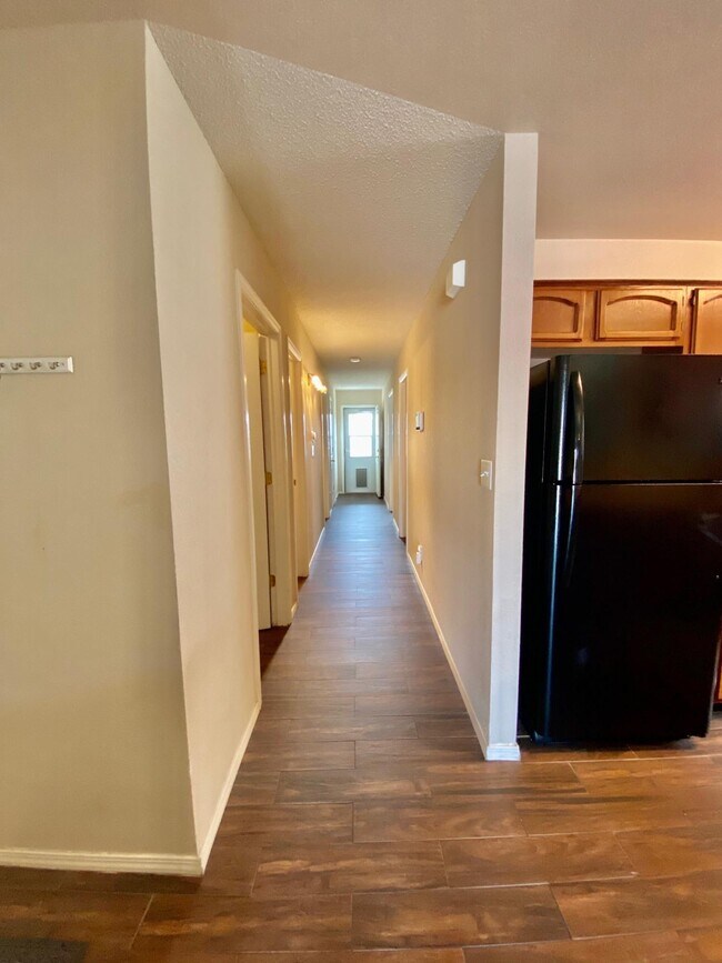 Building Photo - 14214 Lasso Rock Dr