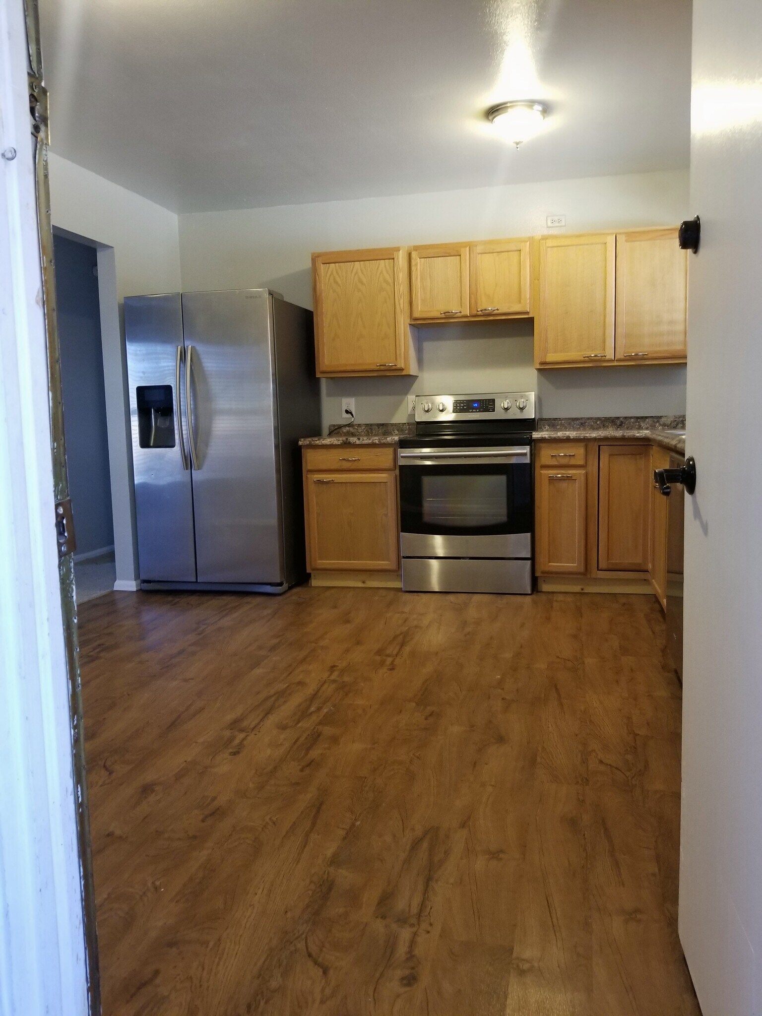 Kitchen - 9725 Fillmore St
