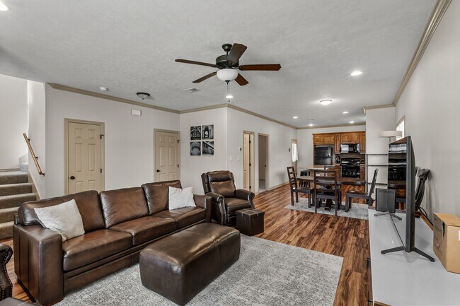 Building Photo - 403 Holleman Dr