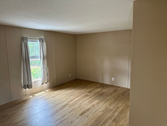 Building Photo - 7805 W Fern Pl