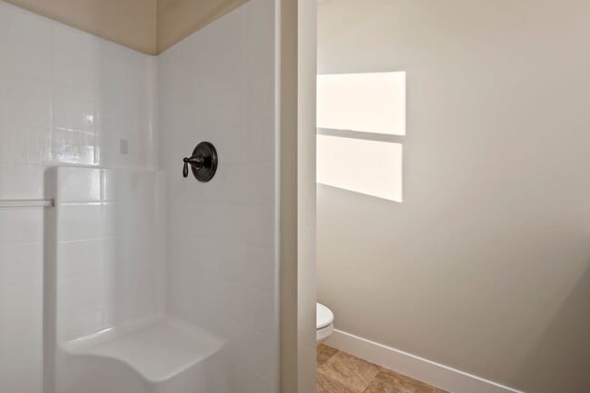 Building Photo - ** Move-In Bonus!** 3 Bed 2.5 Bath Townhom...