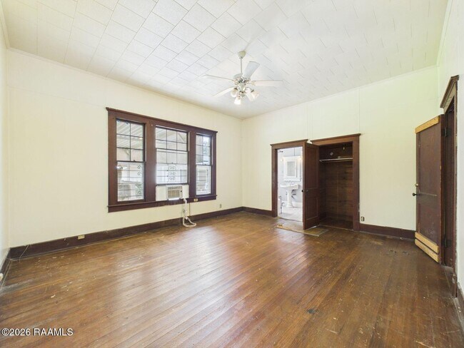 Building Photo - 223 General Gardner Ave