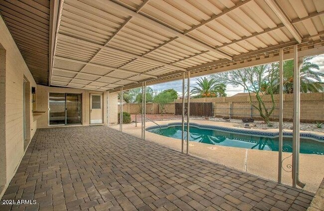 Building Photo - 6129 E Edgemont Ave