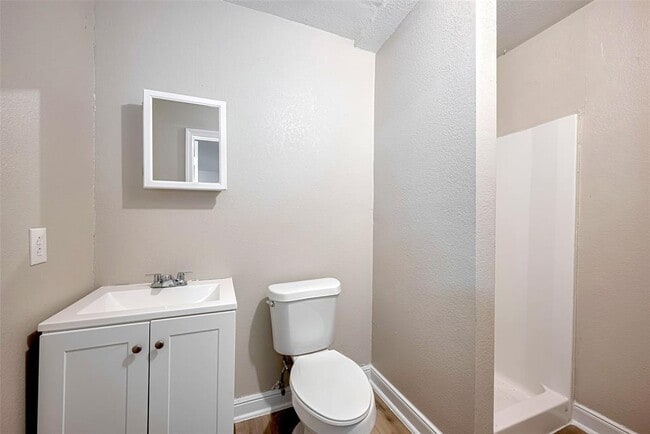 Building Photo - 5118 Plum Dr
