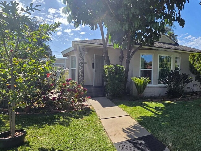Building Photo - Stunning 3BR/1BA Home in Prime West Covina Neighborhood