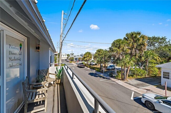 Building Photo - 310 SE Denver Ave