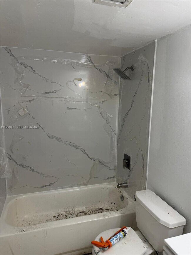 Building Photo - 486 NW 165th St