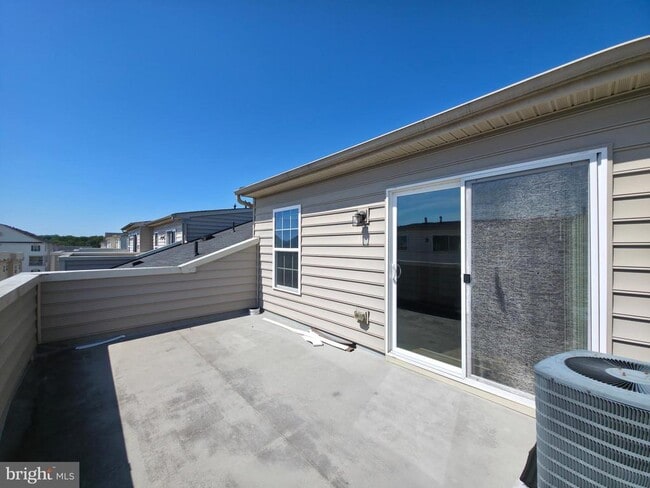 Building Photo - 5323 Smith's Cv Ln