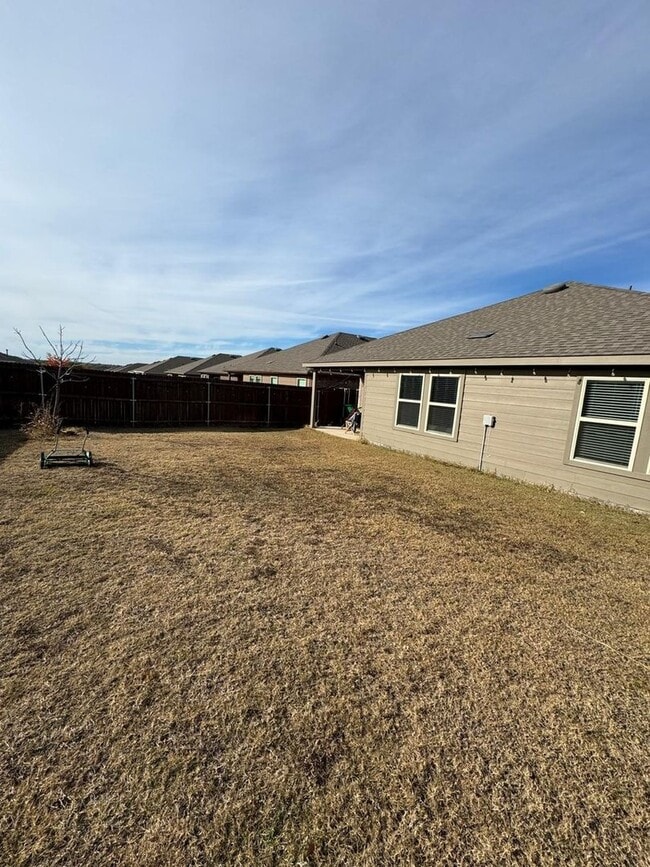 Building Photo - Spacious 4BR House in Aubrey