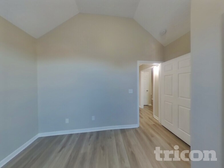 Building Photo - 121 Willowleaf Ln